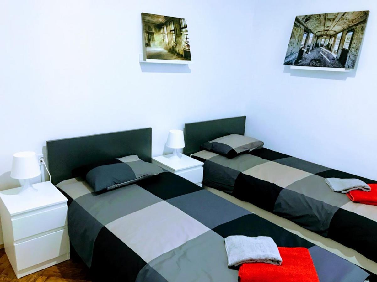 Pula Center Green Park Apartments And Rooms Exteriör bild
