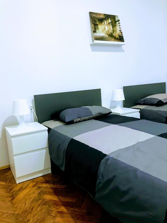 Pula Center Green Park Apartments And Rooms Exteriör bild