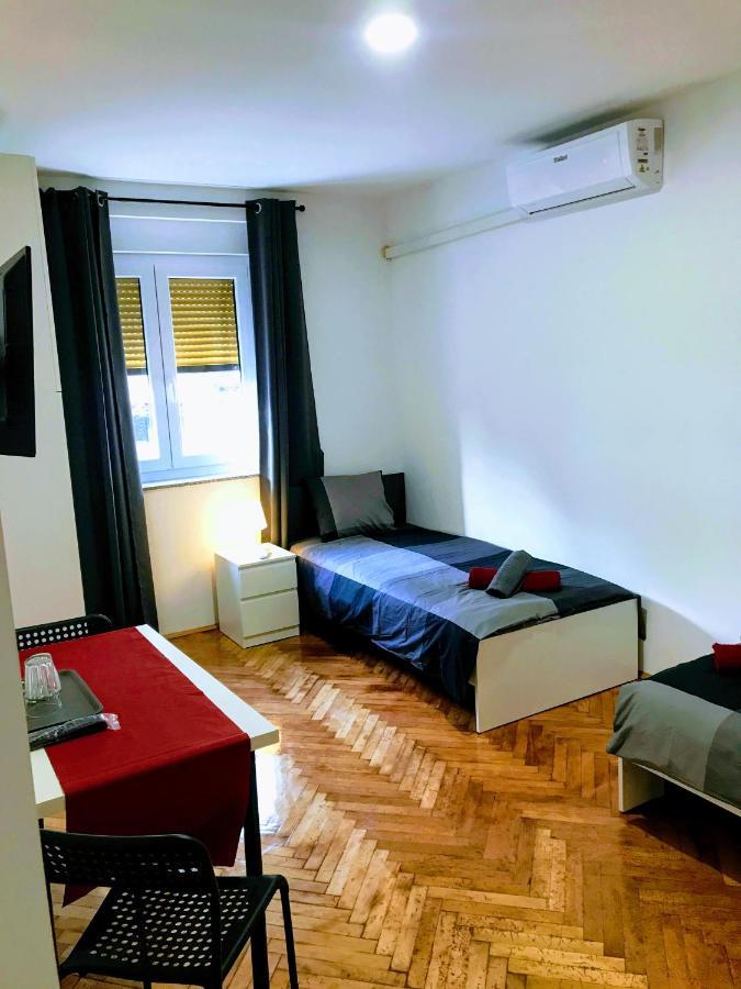 Pula Center Green Park Apartments And Rooms Exteriör bild